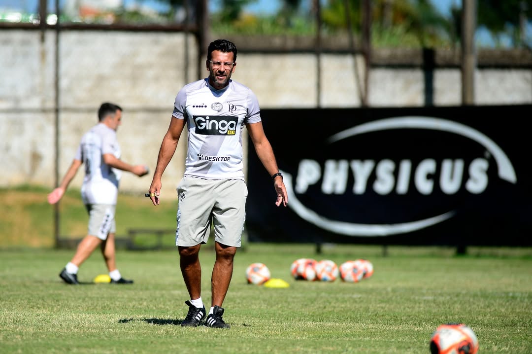 Alberto Valentim ganhará reforço importante para duelo da Ponte Preta diante do Anápolis na Série C