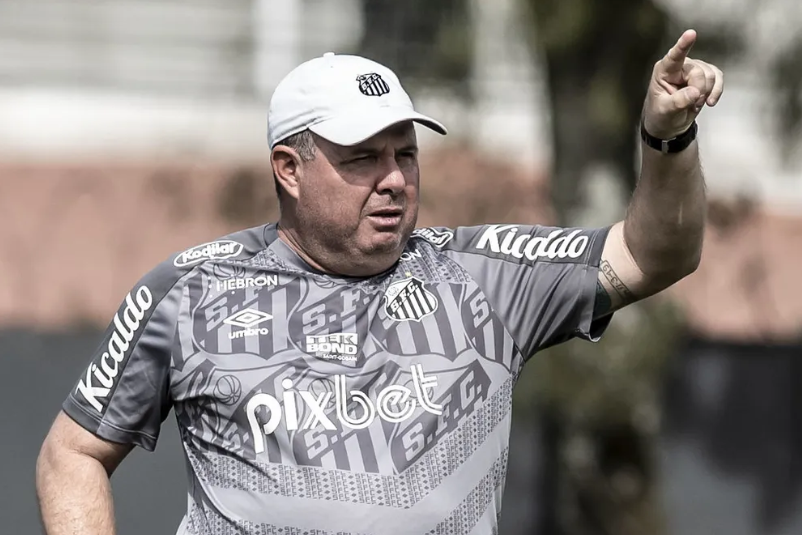 Guarani mira em técnico ex-Santos para recuperar equipe na Série C do Brasileirão. Foto: Reprodução/ Ivan Storti/Santos FC