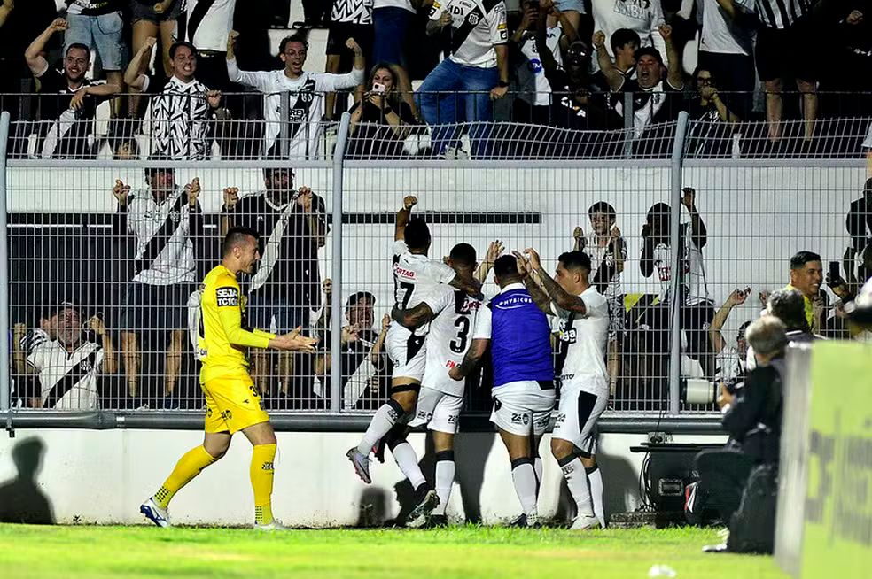Ponte Preta garante vaga na Série B de 2026 após tropeço do Guarani