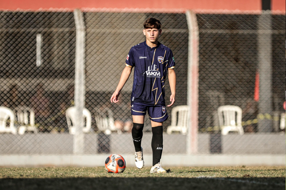 Antony Gabriel: Um jovem talento em busca do sonho no futebol