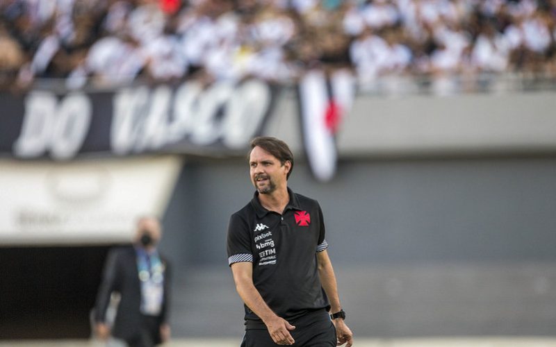 Guarani encaminha contratação do técnico Maurício Souza