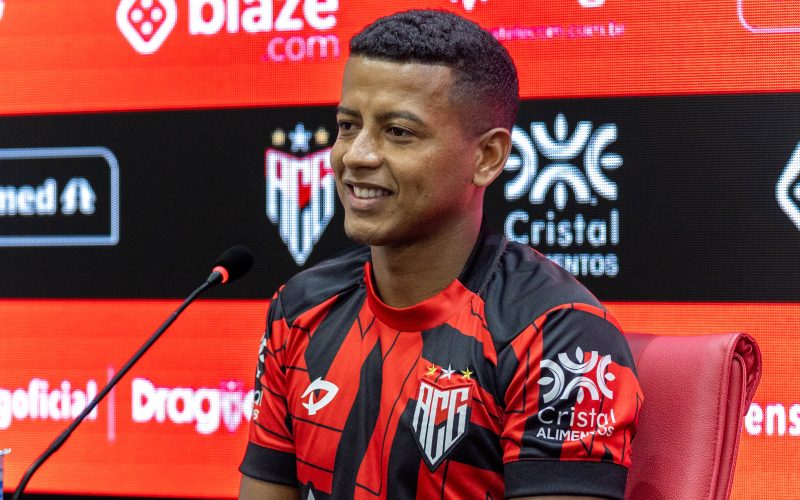 Lateral Direito que disputou a Série A é o novo reforço da Ponte Preta para 2025