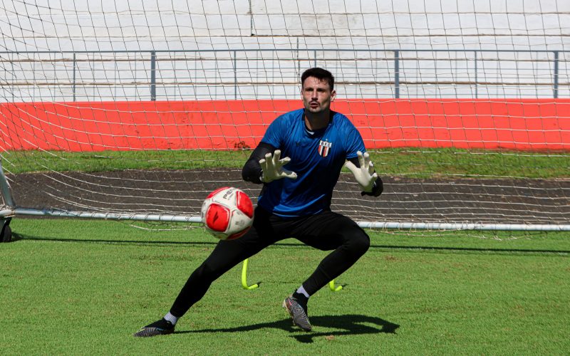 Guarani avalia a contratação do goleiro Michael, ex Botafogo-SP