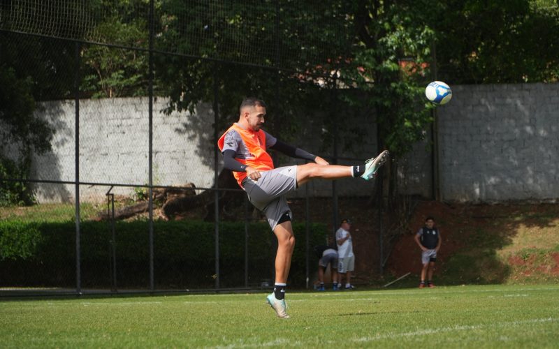 Paysandu está próximo de fechar com Luis Haquin, ex Ponte preta