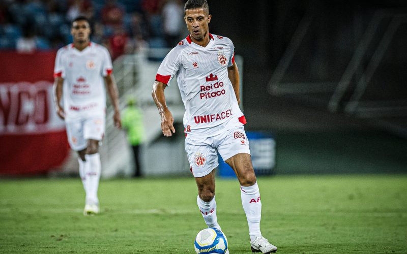 Ponte Preta analisa contratação do atacante Ricardo Bueno, de 37 anos