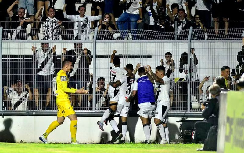 Ponte Preta garante vaga na Série B de 2026 após tropeço do Guarani