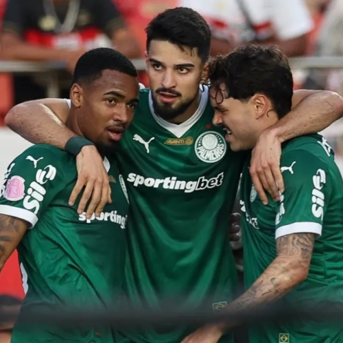 Palmeiras mostra força em clássico e assume liderança do Brasileirão