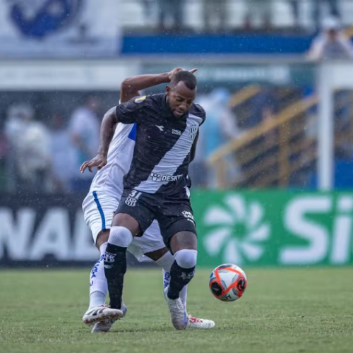 Victor Andrade vive indefinição na Ponte Preta
