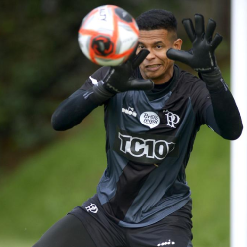 Goleiro Diogo Silva valoriza momento da Ponte Preta e mira foco pela liderança