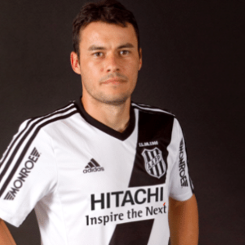 Santa Cruz negocia contratação do atacante Renato, da Ponte Preta