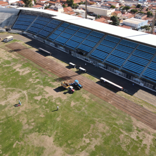 Reforma do gramado do Barão da Serra Negra é iniciada para a disputa da Copa Paulista