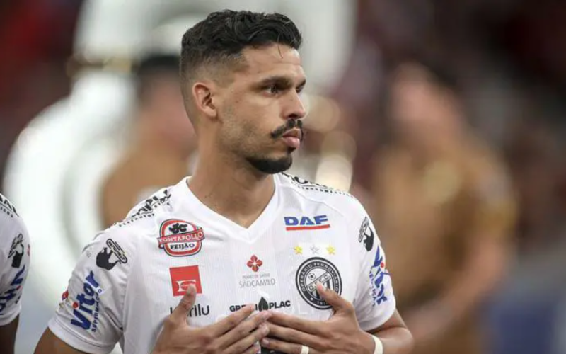 Meia Cássio Gabriel se aproxima de acerto com o Guarani