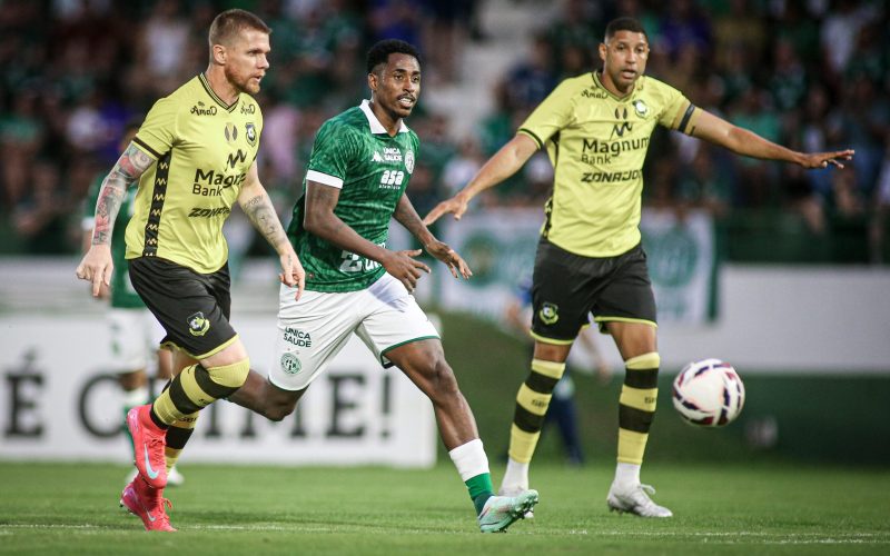 Guarani e Figueirense fazem duelo dos desesperados na Série C