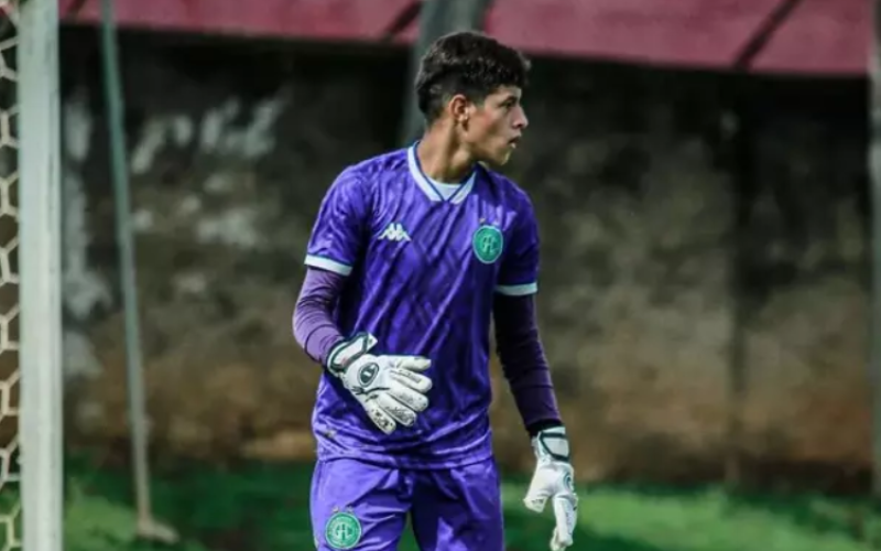 Guarani mantém tradição de formação de goleiros e profissionaliza joia da base