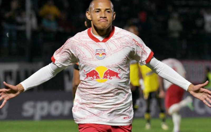 Goleiro internacional rasga elogios a destaque do RB Bragantino na temporada