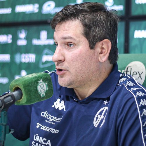 Técnico do Guarani alcança marca histórica no clube após seis anos