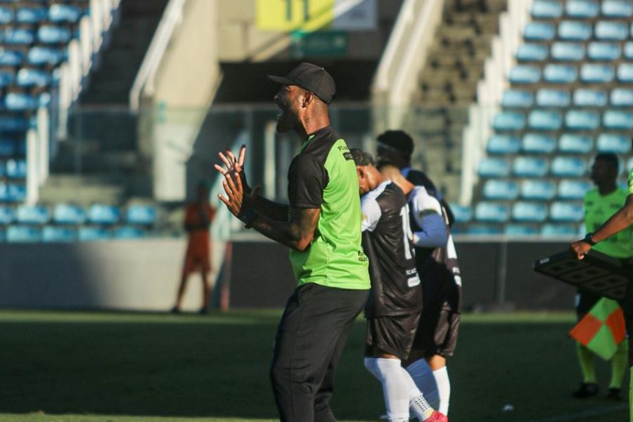 Ferreira comanda o FC Acopiara em playoff decisivo por acesso no Cearense Série C