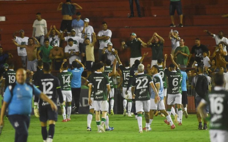 Guarani surpreende o Náutico e quebra tabu de 36 anos em Recife